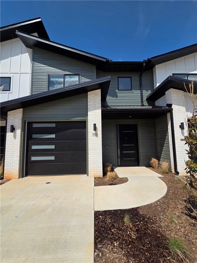 property at 1116 Emilia Ave