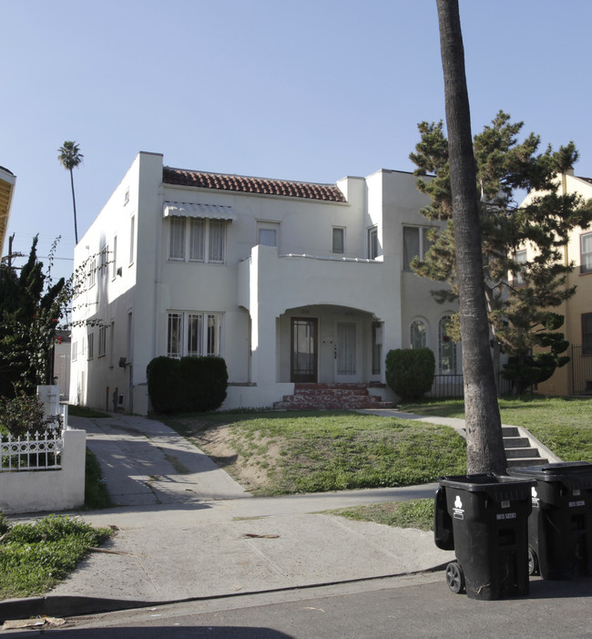 211-213 1/2 N New Hampshire Ave in Los Angeles, CA - Building Photo - Building Photo