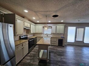 201 Utah Dr in Portales, NM - Building Photo - Building Photo