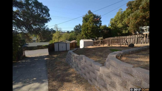 2431 Monterey Ave in Martinez, CA - Building Photo - Building Photo