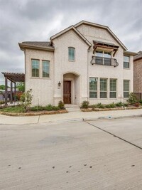 447 Renaissance Ln in Irving, TX - Foto de edificio - Building Photo