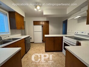 1529 20th Ave in Longview, WA - Foto de edificio - Building Photo