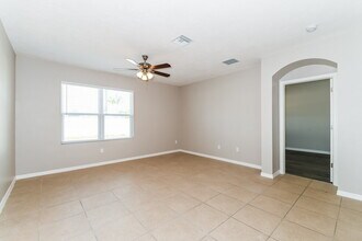 4406 SW 15th Ave in Cape Coral, FL - Building Photo - Building Photo