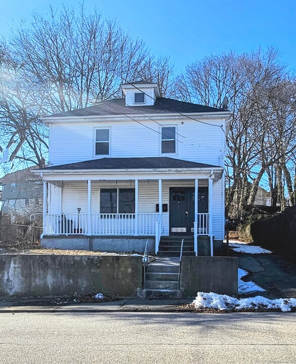 6 Stillman Ave in Stonington, CT - Building Photo