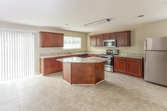 9966 Chariden Dr in Cordova, TN - Building Photo - Building Photo