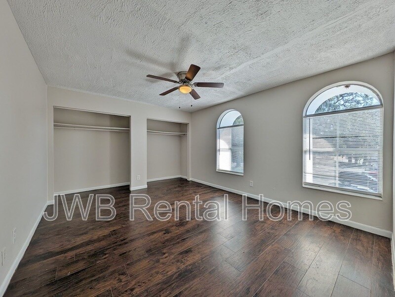 851 Bert Rd in Jacksonville, FL - Building Photo