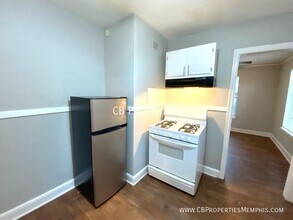 1032 N Evergreen St in Memphis, TN - Foto de edificio - Building Photo