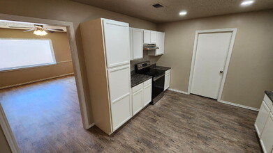 4520 65th St in Lubbock, TX - Foto de edificio - Building Photo