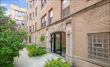 8139-8145 S Maryland Ave in Chicago, IL - Building Photo - Interior Photo