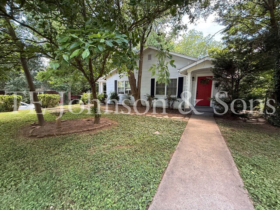664 Brent St in Winston-Salem, NC - Building Photo