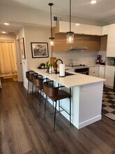 2120 N Downing St, Unit 304 in Denver, CO - Building Photo - Building Photo