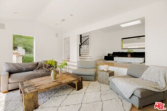 8417 Harold Way in Los Angeles, CA - Building Photo - Building Photo