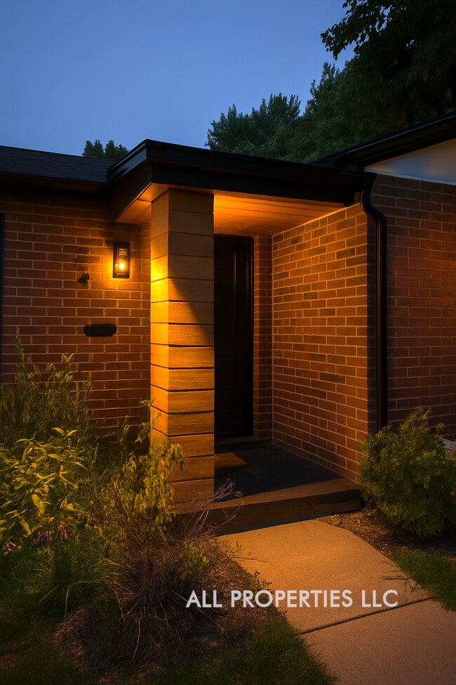 3511 Newport St in Denver, CO - Building Photo - Building Photo