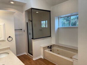 7 Country Club Pl in Waxahachie, TX - Foto de edificio - Building Photo