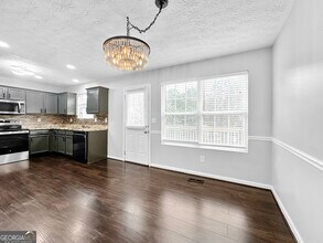 105 Aprils Way in Union City, GA - Building Photo - Building Photo