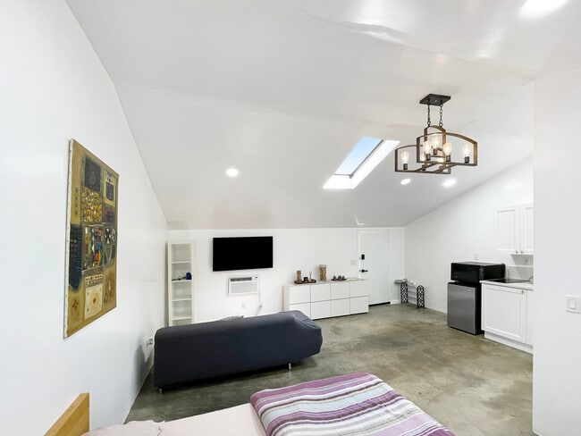 property at 7302 Zelzah Ave