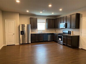 2702 Hoffman Ln in Conroe, TX - Building Photo - Building Photo