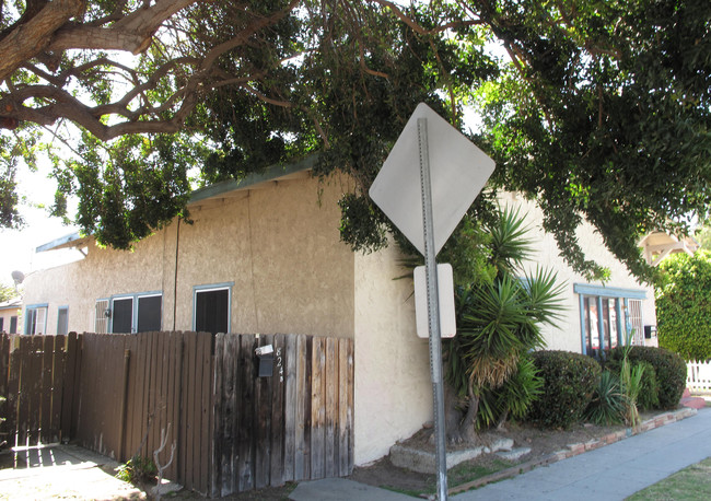 1824 Cabrillo Ave in Torrance, CA - Building Photo - Building Photo