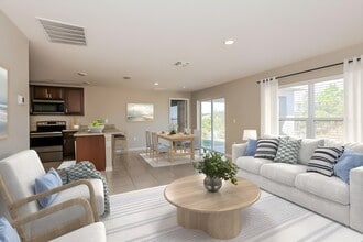 548 Woodview Dr in Lehigh Acres, FL - Building Photo - Building Photo