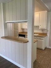 1030 W MacArthur Blvd in Santa Ana, CA - Building Photo - Building Photo