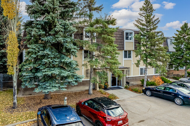 504-508 Cedar Cres SW in Calgary, AB - Building Photo - Building Photo