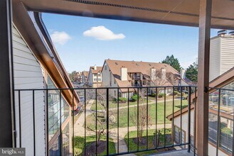 6017 Curtier Dr in Franconia, VA - Building Photo - Building Photo