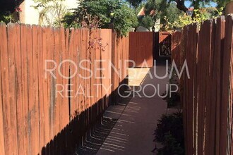 2625 N Alvernon Way in Tucson, AZ - Foto de edificio - Building Photo