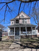 1507 W Callender Ave, Unit 1507 Callender Unit B in Peoria, IL - Building Photo