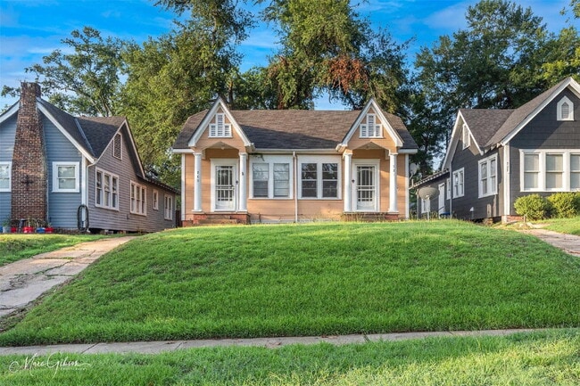 721 Gladstone Blvd