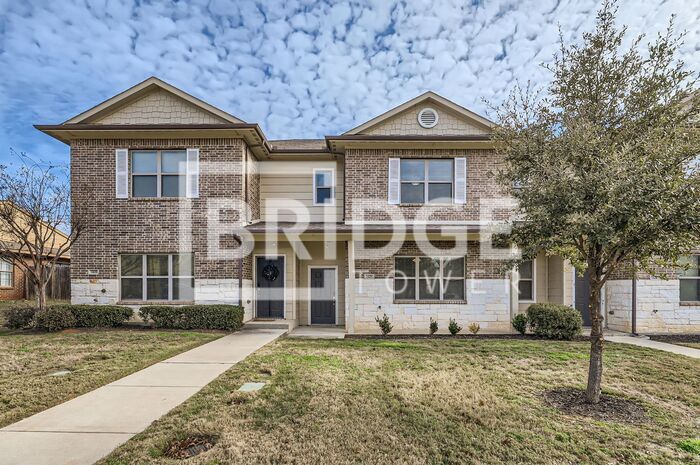 1429 Lakecrest Ln in Lewisville, TX - Building Photo