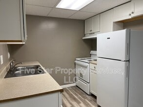 201 W Allen St in Springfield, IL - Building Photo - Building Photo