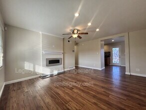 7118 Watt Ave in North Highlands, CA - Building Photo - Building Photo