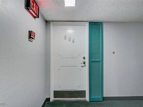 3930 University Center Dr in Las Vegas, NV - Building Photo - Building Photo