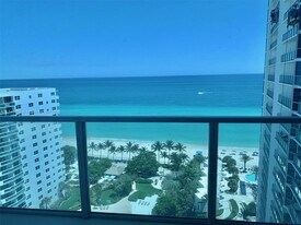 3101 S Ocean Dr in Hollywood, FL - Building Photo
