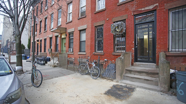 66 Steuben St in Brooklyn, NY - Building Photo - Building Photo