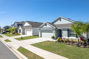 Calabay Crossing in Haines City, FL - Building Photo