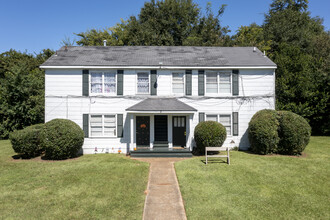 Hackberry Place in Tuscaloosa, AL - Foto de edificio - Building Photo