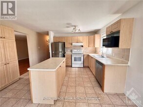35 Rialto Way in Ottawa, ON - Building Photo - Building Photo
