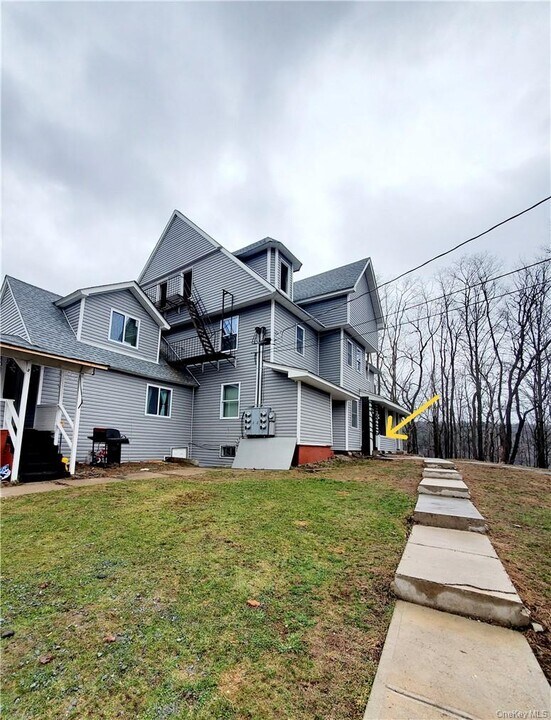 14 Orange Ln in Liberty, NY - Building Photo