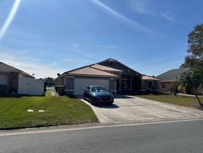 425 Otter Creek Dr in Kissimmee, FL - Building Photo - Building Photo