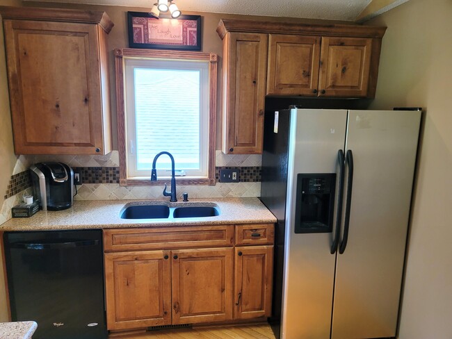 5814 44th Ave NW in Rochester, MN - Building Photo - Building Photo