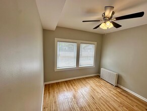 2494 Saint Johns Ave, Unit 1SW in Highland Park, IL - Building Photo - Building Photo