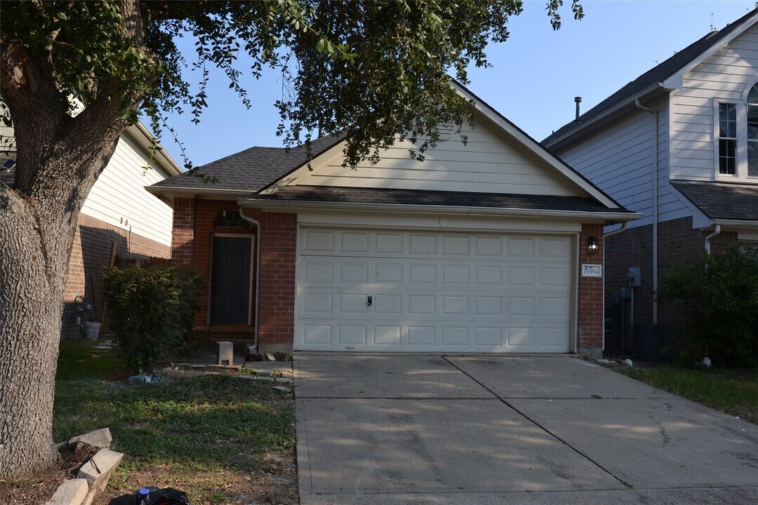 19354 Caledonia Dr in Katy, TX - Building Photo