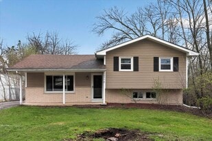 5635 Alabama Ave in Clarendon Hills, IL - Building Photo