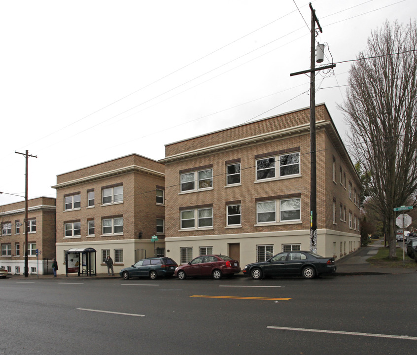 Morlee Court Apartments in Portland, OR - Building Photo