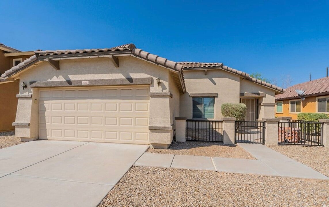 25524 W Williams St in Buckeye, AZ - Foto de edificio