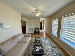 115 Ellis Ln in Eastpoint, FL - Building Photo - Building Photo