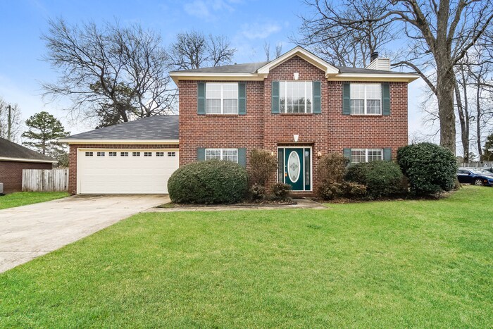 1303 Dorchester Dr in Prattville, AL - Foto de edificio