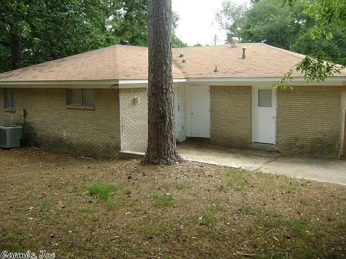 3003 Vancouver Dr in Little Rock, AR - Building Photo