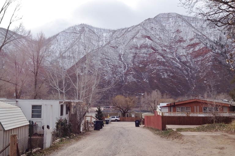 Storm King Mobile Home Park in Glenwood Springs, CO - Foto de edificio